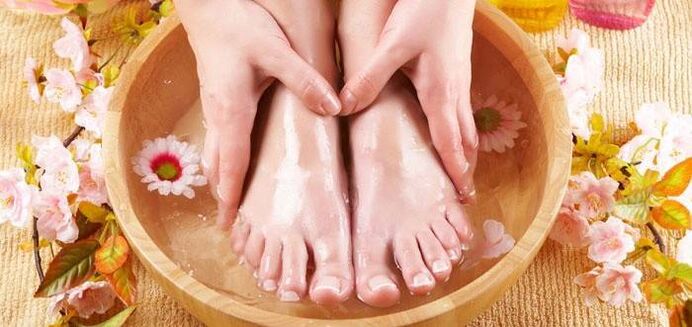 therapeutic bath for toenail fungus