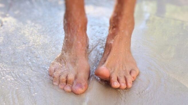 walking barefoot as a way to get fungus