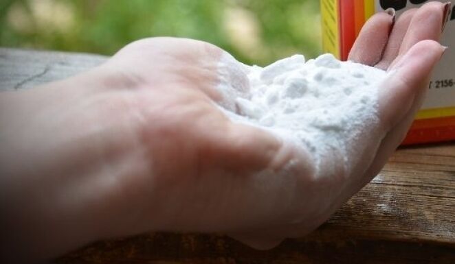 baking soda to treat fungus on the feet